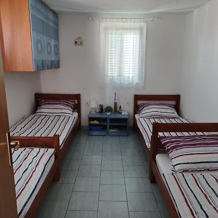 Apartmani Jakovljevic Murter Exterior photo