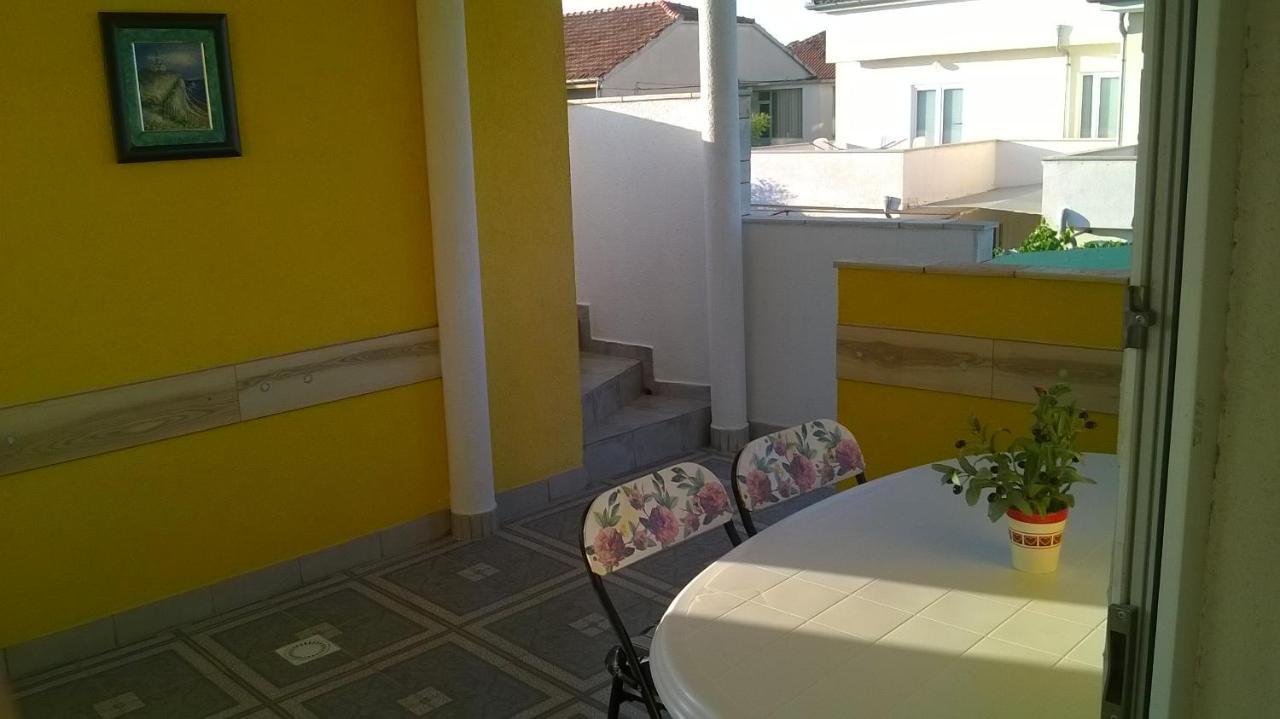 Apartmani Jakovljevic Murter Exterior photo