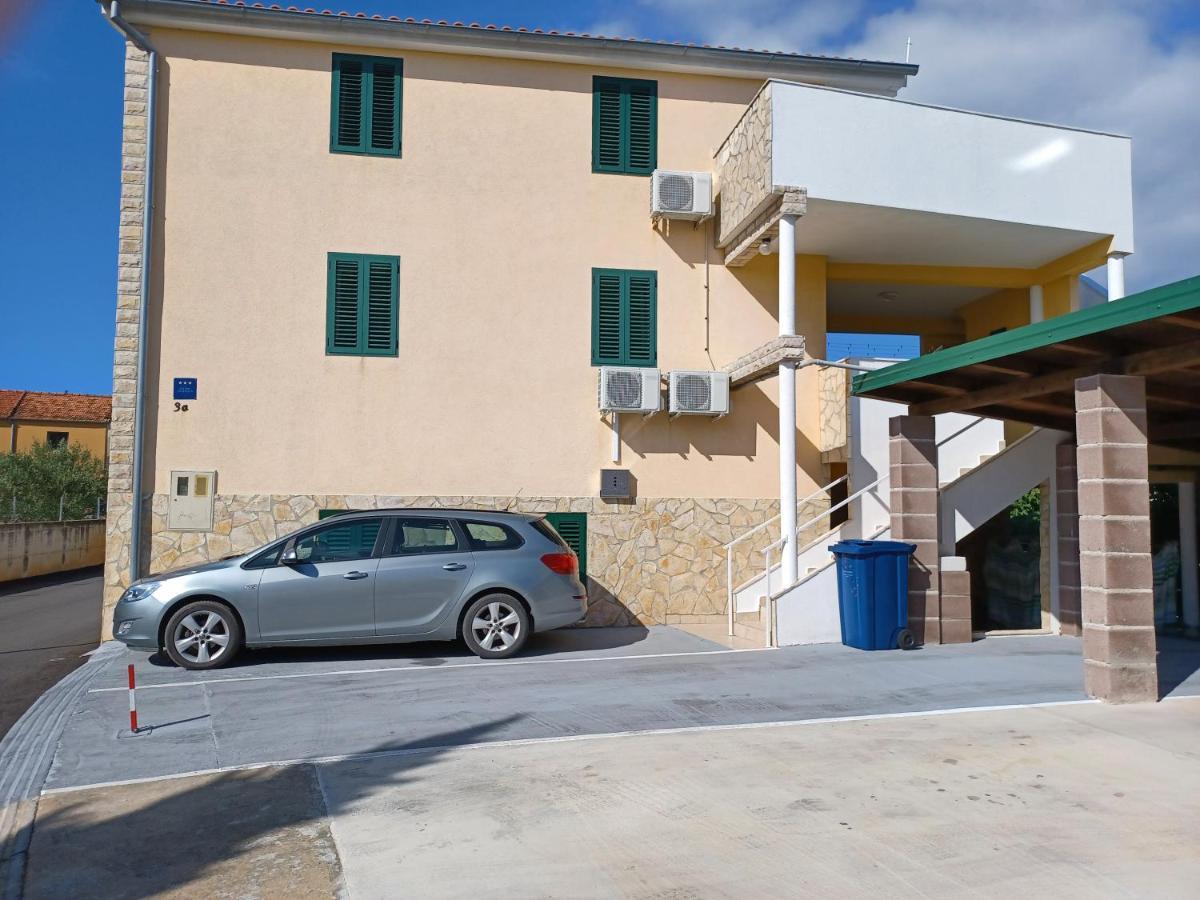 Apartmani Jakovljevic Murter Exterior photo