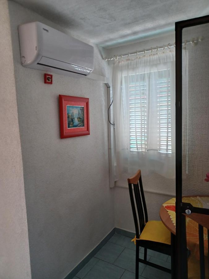 Apartmani Jakovljevic Murter Exterior photo